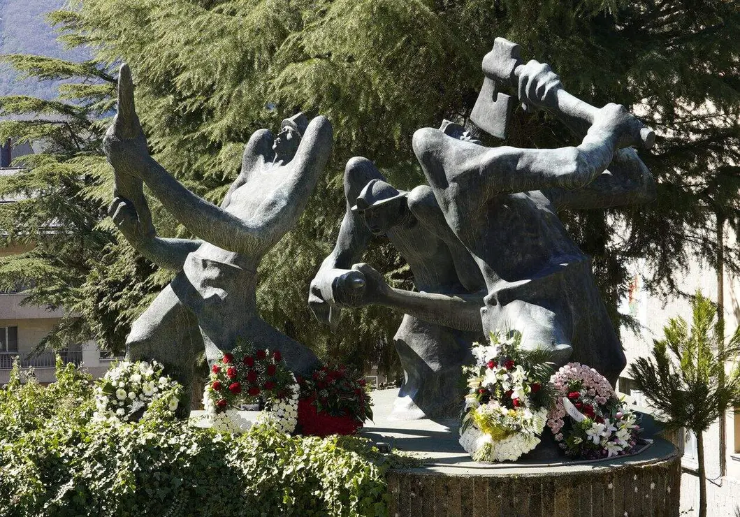 Homenaje del Ayuntamiento de Villablino (Le&oacute;n), a los mineros fallecidos en el accidente de Cerredo (Asturias)