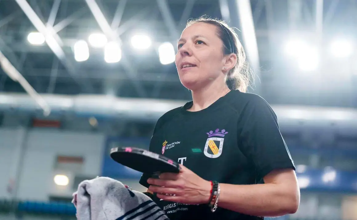 La jugadora del CD Coyanza Nuria Santos lidera el &eacute;xito leon&eacute;s con dos medallas en el torneo nacional celebrado en Antequera.