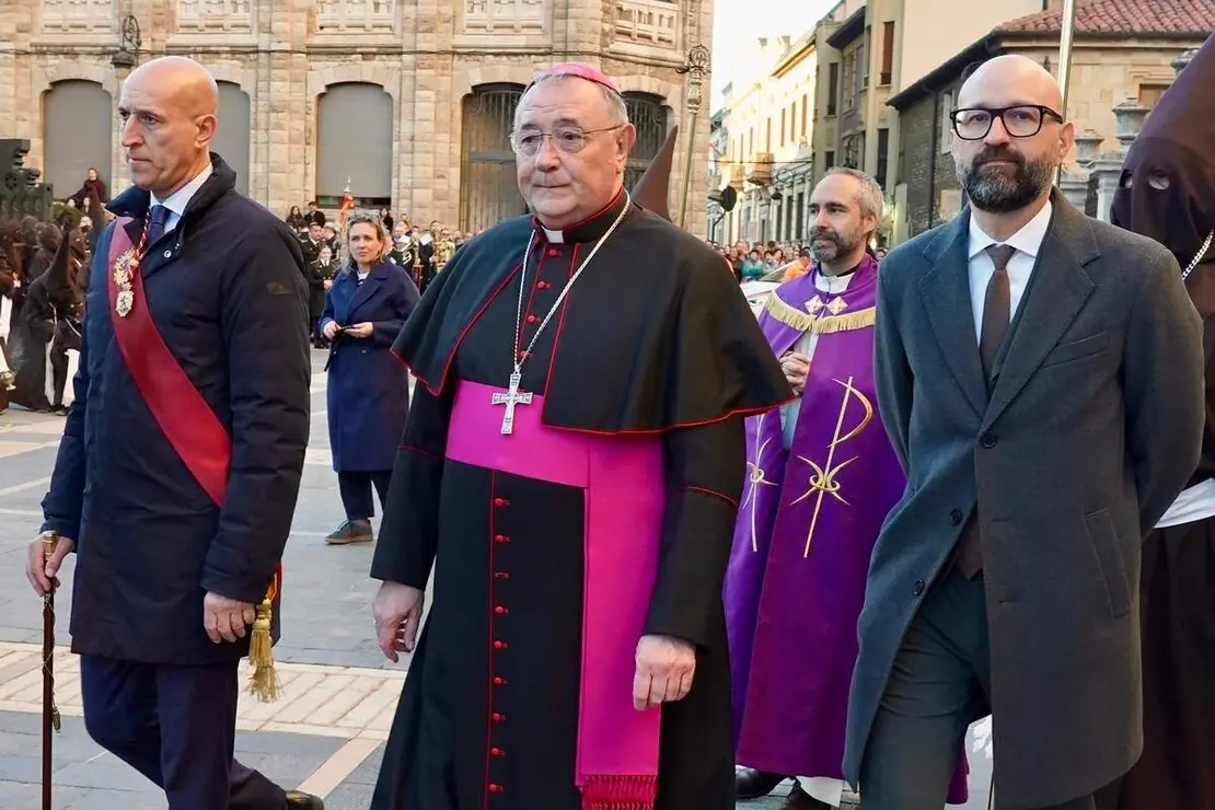 Acto del Perd&oacute;n mediante el indulto a una presa en el transcurso de la Procesi&oacute;n del Perd&oacute;n, organizada por la Cofrad&iacute;a del Santo Cristo del Perd&oacute;n