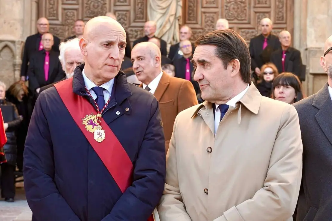 Acto del Perd&oacute;n mediante el indulto a una presa en el transcurso de la Procesi&oacute;n del Perd&oacute;n, organizada por la Cofrad&iacute;a del Santo Cristo del Perd&oacute;n
