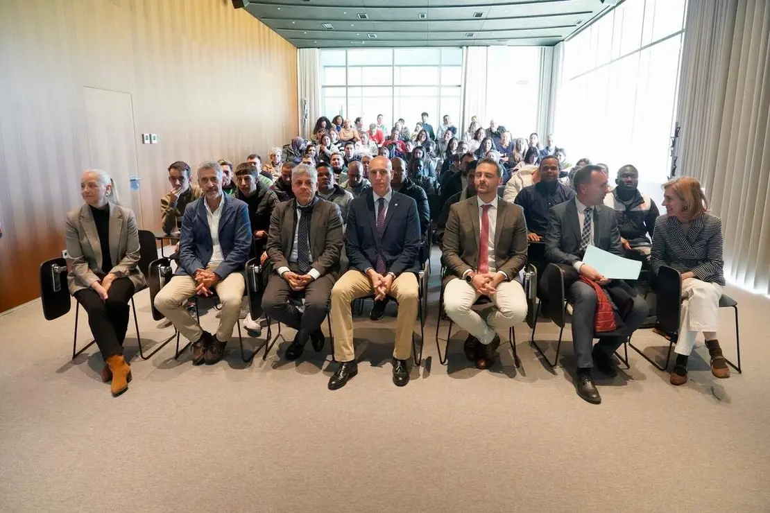 El gerente del Servicio P&uacute;blico de Empleo de Castilla y Le&oacute;n, Jes&uacute;s Blanco, y el alcalde de Le&oacute;n, Jos&eacute; Antonio Diez, clausuran el programa mixto de formaci&oacute;n y empleo &lsquo;Le&oacute;n Construye III&rsquo; e inauguran los programas de la nueva convocatoria en el Ayuntamiento de Le&oacute;n
