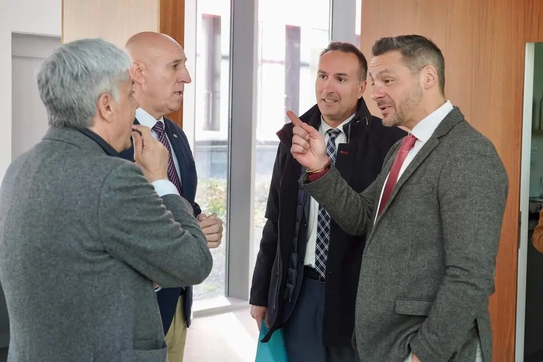 El gerente del Servicio P&uacute;blico de Empleo de Castilla y Le&oacute;n, Jes&uacute;s Blanco, y el alcalde de Le&oacute;n, Jos&eacute; Antonio Diez, clausuran el programa mixto de formaci&oacute;n y empleo &lsquo;Le&oacute;n Construye III&rsquo; e inauguran los programas de la nueva convocatoria en el Ayuntamiento de Le&oacute;n