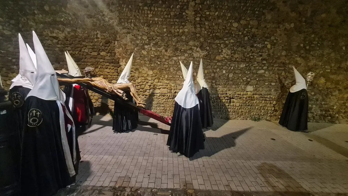 eed5910f-6b1e-4e79-bc42-fb55630bc0a8