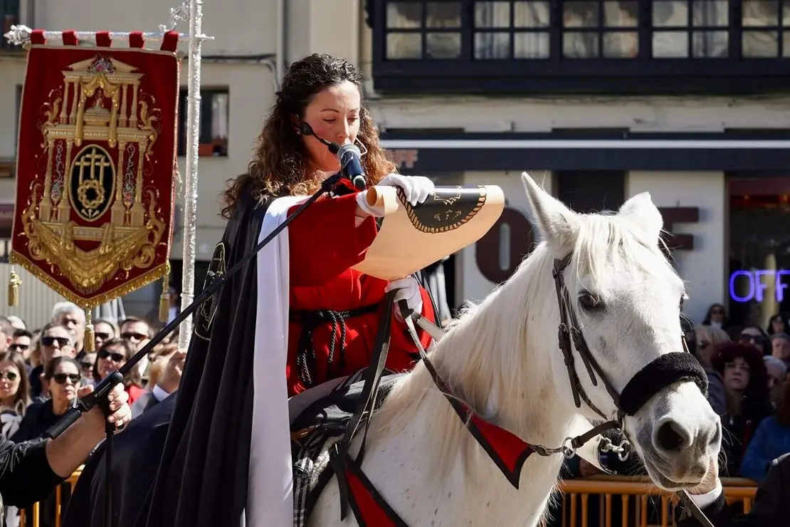 Celebraci&oacute;n del preg&oacute;n a caballo organizado por la Cofrad&iacute;a de las Siete Palabras de Jes&uacute;s en la Cruz