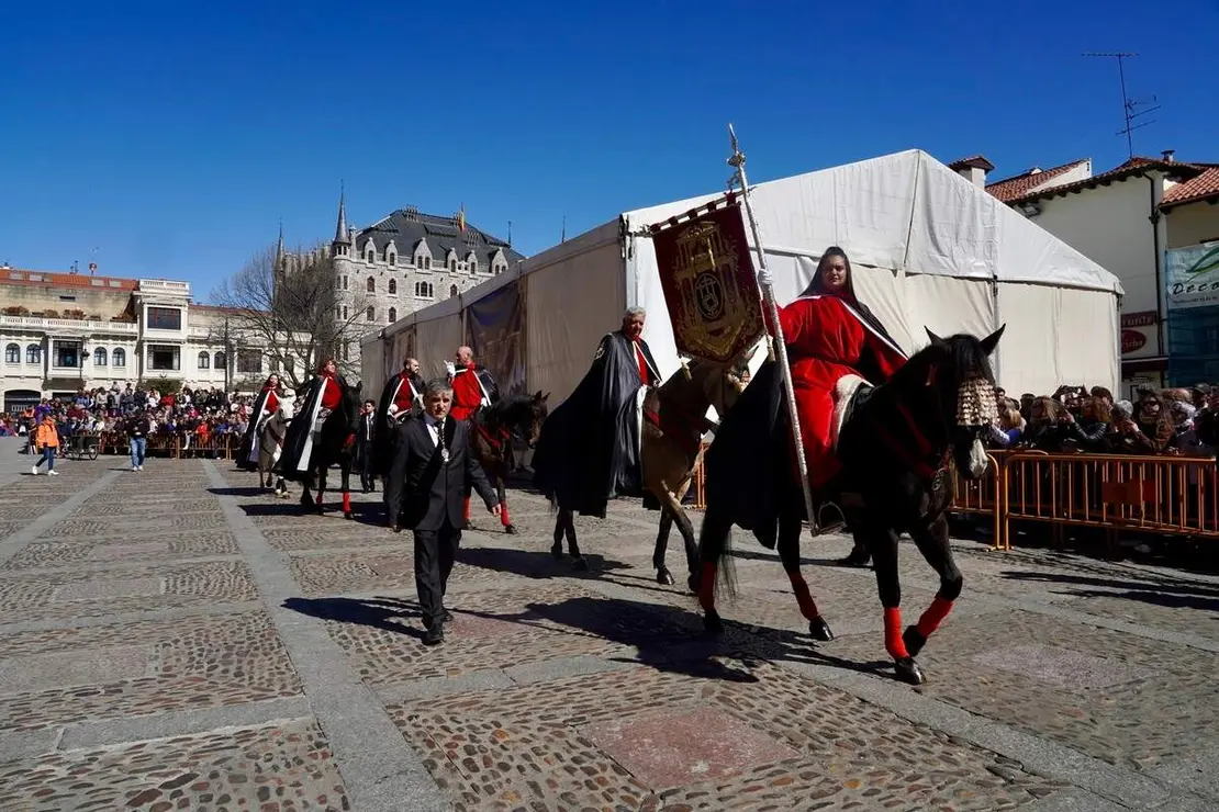 Celebraci&oacute;n del preg&oacute;n a caballo organizado por la Cofrad&iacute;a de las Siete Palabras de Jes&uacute;s en la Cruz