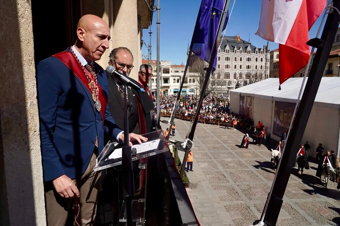 Celebraci&oacute;n del preg&oacute;n a caballo organizado por la Cofrad&iacute;a de las Siete Palabras de Jes&uacute;s en la Cruz