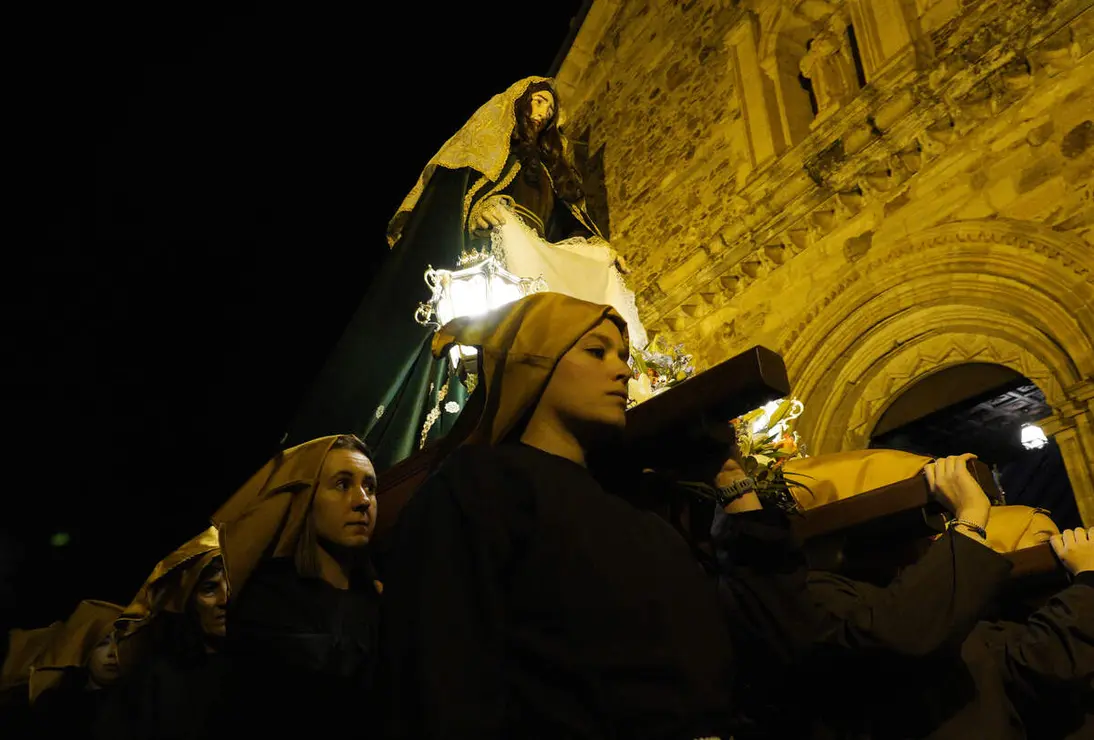 Procesi&oacute;n de la Sant&iacute;sima Virgen de los Dolores y Ver&oacute;nica de Villafranca del Bierzo (Le&oacute;n)