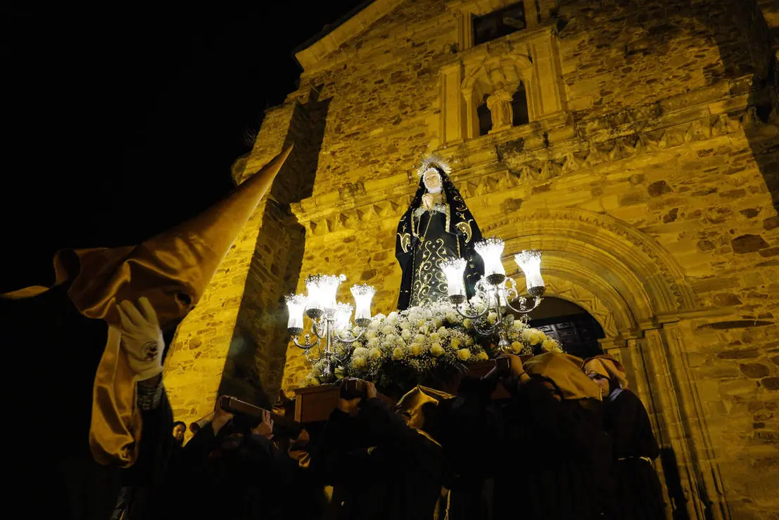 Procesi&oacute;n de la Sant&iacute;sima Virgen de los Dolores y Ver&oacute;nica de Villafranca del Bierzo (Le&oacute;n)