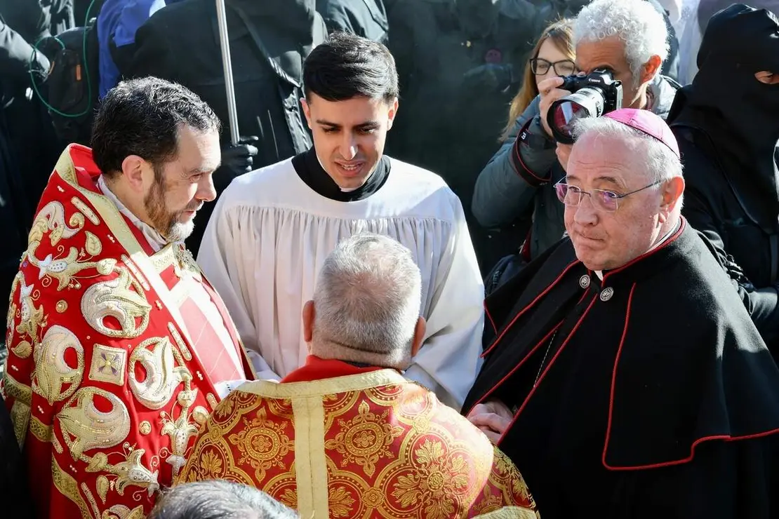 Celebraci&oacute;n del acto de &lsquo;El Encuentro&rsquo; en el transcurso de la Procesi&oacute;n de los Pasos de la Cofrad&iacute;a del Dulce Nombre de Jes&uacute;s Nazareno de la Semana Santa de Le&oacute;n