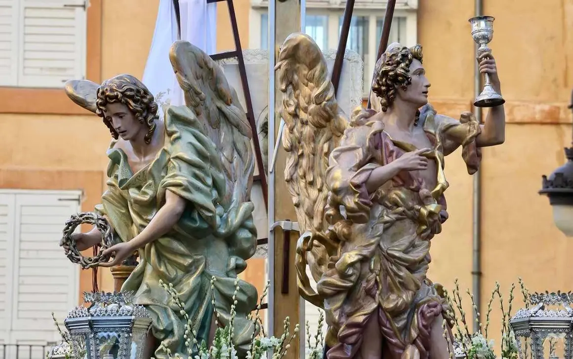 Procesi&oacute;n del Santo Entierro de la Cofrad&iacute;a de Nuestra Se&ntilde;ora de las Angustias y Soledad