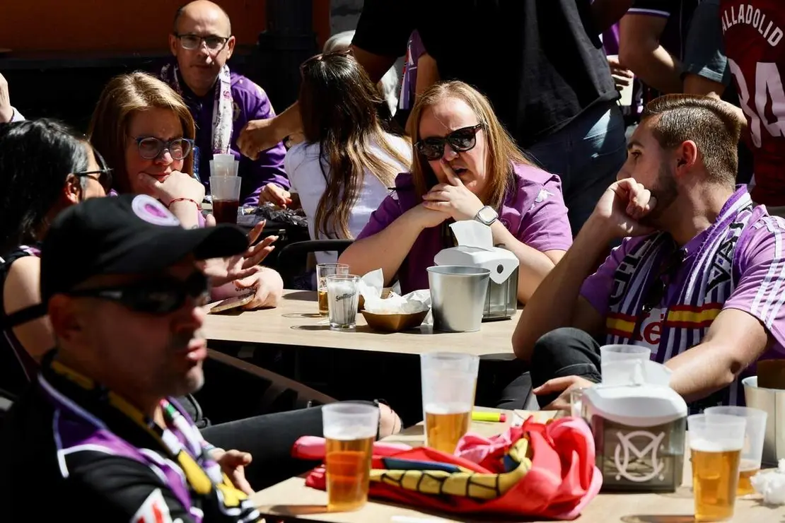 Ambiente festivo previo al partido de f&uacute;tbol Cultural-Valladolid
