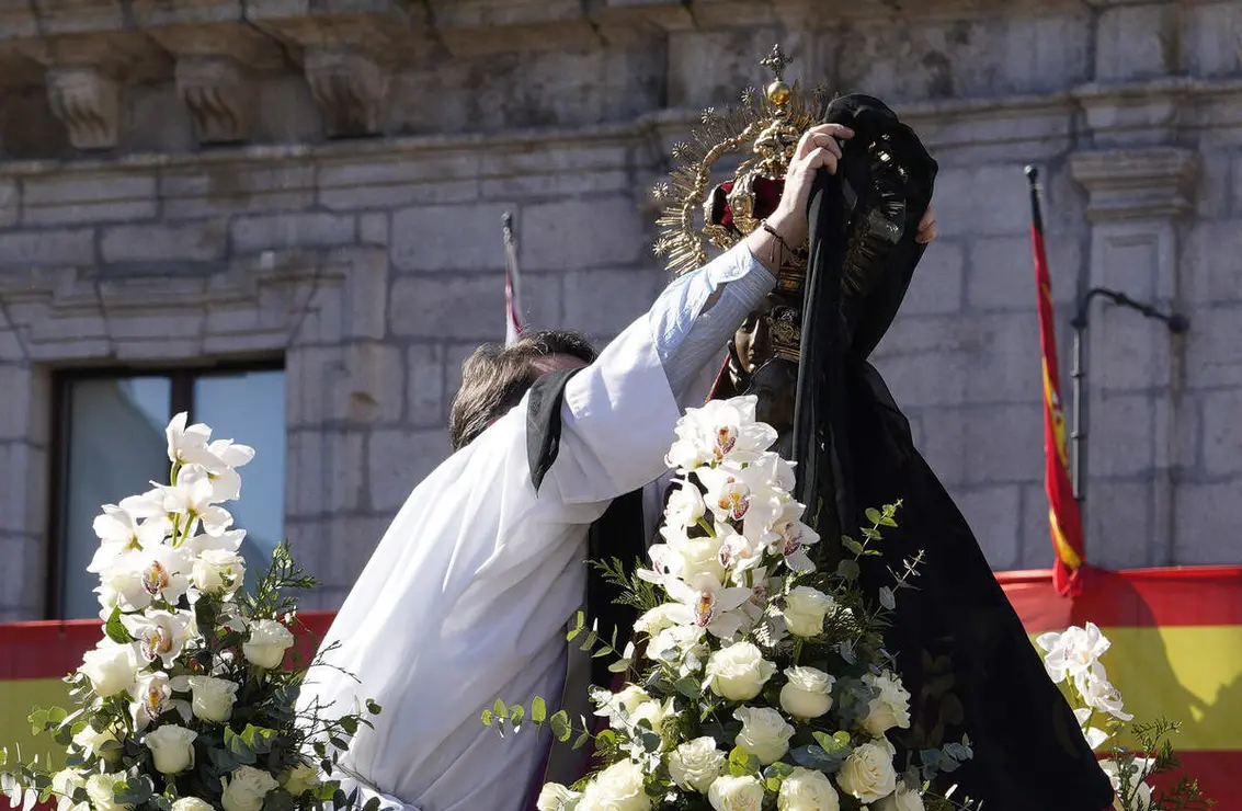 Procesi&oacute;n de Resurrecci&oacute;n con la imagen de la Virgen de la Encina y el Santo Sacramento de Ponferrada
