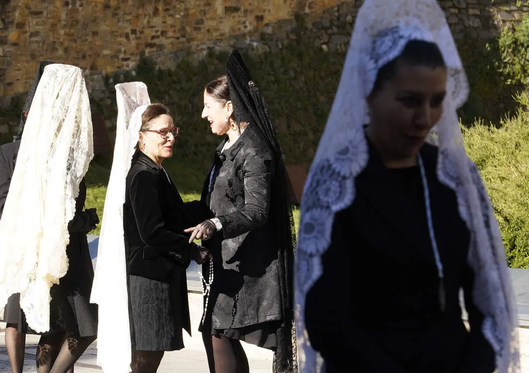 Procesi&oacute;n de Resurrecci&oacute;n con la imagen de la Virgen de la Encina y el Santo Sacramento de Ponferrada