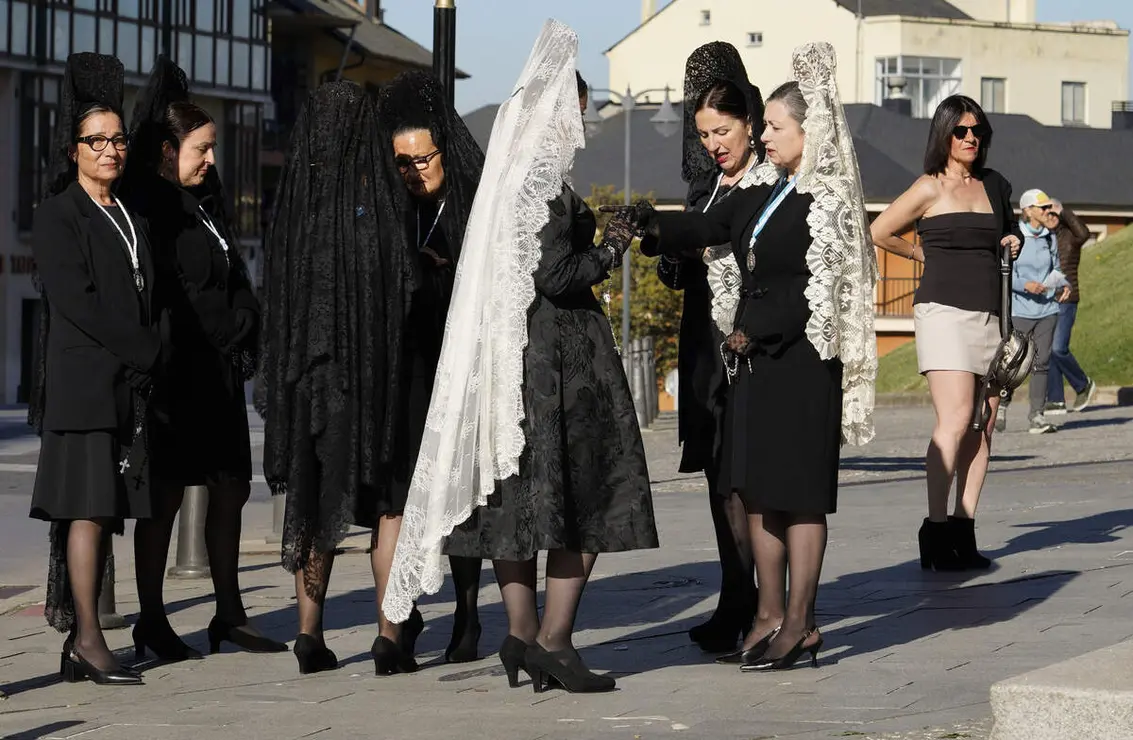 Procesi&oacute;n de Resurrecci&oacute;n con la imagen de la Virgen de la Encina y el Santo Sacramento de Ponferrada