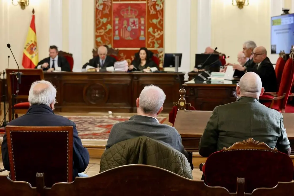 Primera sesi&oacute;n del juicio contra el exalcalde de Fabero, Demetrio Alfonso Canedo, junto a un arquitecto y un empresario, por falsedad en documento p&uacute;blico en concurso medial con delito de prevaricaci&oacute;n administrativa