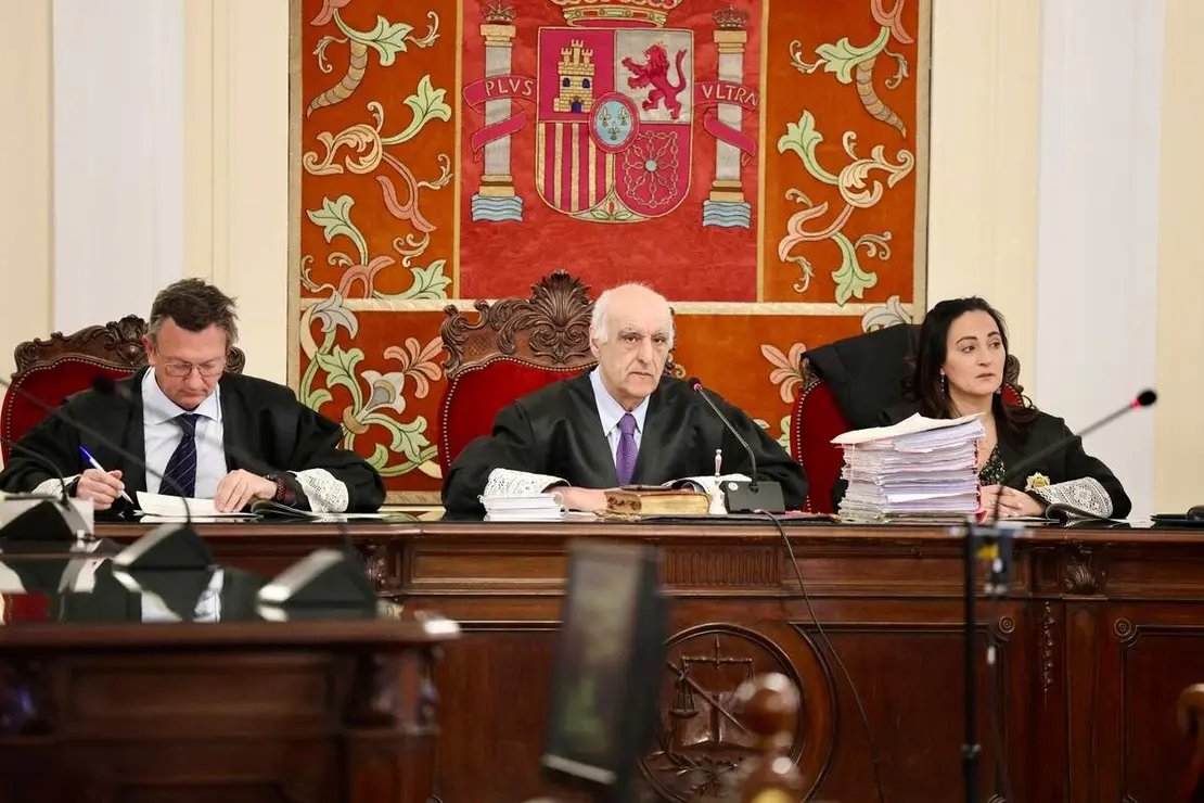 Primera sesi&oacute;n del juicio contra el exalcalde de Fabero, Demetrio Alfonso Canedo, junto a un arquitecto y un empresario, por falsedad en documento p&uacute;blico en concurso medial con delito de prevaricaci&oacute;n administrativa