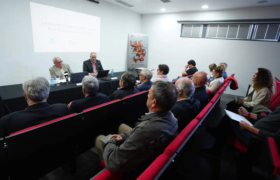 El consejero de Cultura, Turismo y Deporte, Gonzalo Santonja, presenta el informe sobre el estado de conservaci&oacute;n de la zona arqueol&oacute;gica de Las M&eacute;dulas