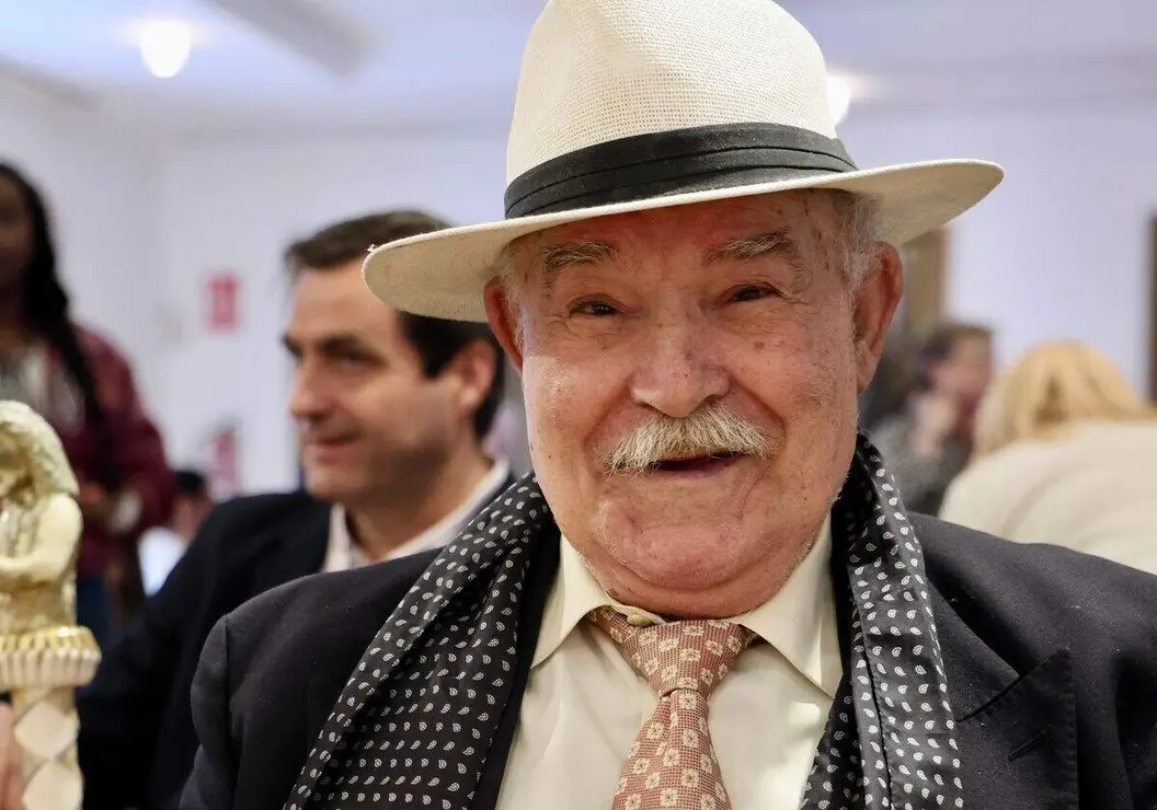 El alcalde de Le&oacute;n, Jos&eacute; Antonio Diez, participa en los actos con motivo del 8 de abril, D&iacute;a del Pueblo Gitano