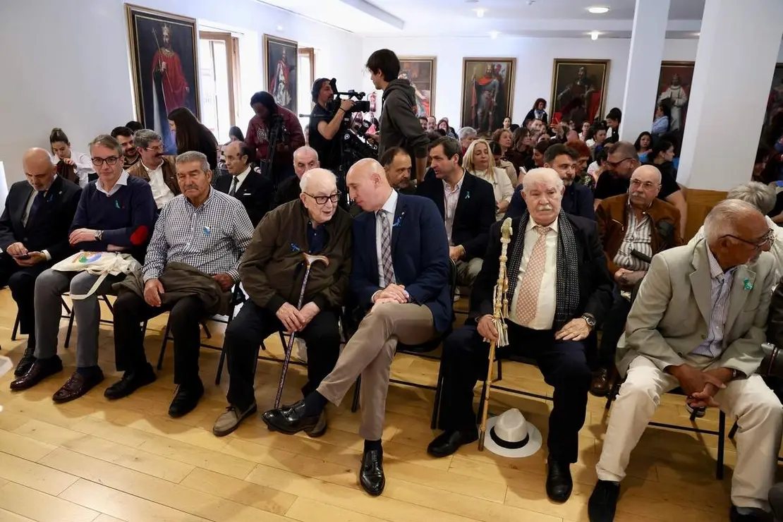 El alcalde de Le&oacute;n, Jos&eacute; Antonio Diez, participa en los actos con motivo del 8 de abril, D&iacute;a del Pueblo Gitano