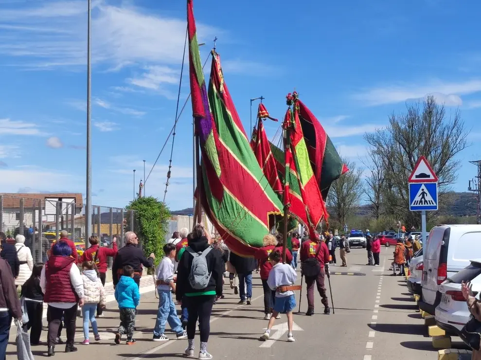 La III Feria de Productos y Tradiciones Leonesas de Villaquilambre se consolid&oacute; este domingo como una de las citas folcl&oacute;ricas imprescindibles con miles de visitantes en el CEIP Los Adiles. Fotos: M.A.G.