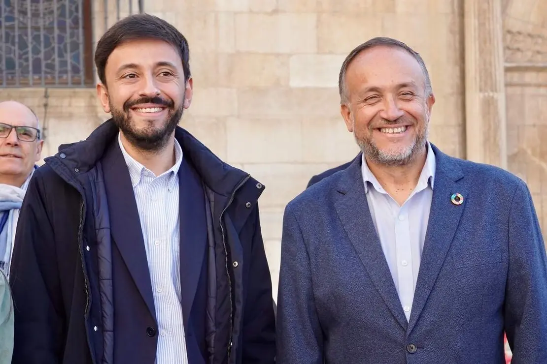 El secretario de Pol&iacute;tica Municipal del PSOE de Castilla y Le&oacute;n, Fran D&iacute;az, y el presidente de la Diputaci&oacute;n de Le&oacute;n, Gerardo &Aacute;lvarez Courel, mantienen un encuentro de trabajo con el Grupo Socialista. La vicesecretaria general del PSOECyL y vicepresidenta segunda de las Cortes, Nuria Rubio, tambi&eacute;n asiste al encuentro