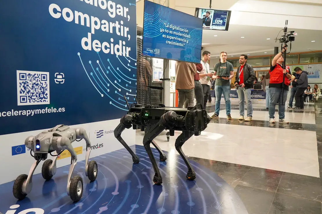 Acto de inauguraci&oacute;n de la V Expo Le&oacute;ni4 &lsquo;Digital &amp; Tech Forum&rsquo;, en el que participan la rectora de la Universidad de Le&oacute;n, Nuria Gonz&aacute;lez, el presidente de la Federaci&oacute;n Leonesa de Empresarios, Juan Mar&iacute;a Vallejo, el director de la Escuela de Ingenier&iacute;as, Joaqu&iacute;n Barreiro, y el presidente de Le&oacute;ni4, &Oacute;scar Rodriguez Ord&aacute;s, entre otros