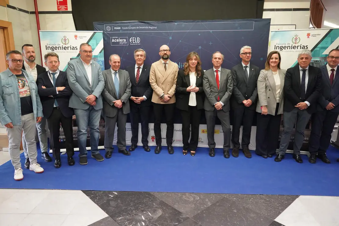 Acto de inauguraci&oacute;n de la V Expo Le&oacute;ni4 &lsquo;Digital &amp; Tech Forum&rsquo;, en el que participan la rectora de la Universidad de Le&oacute;n, Nuria Gonz&aacute;lez, el presidente de la Federaci&oacute;n Leonesa de Empresarios, Juan Mar&iacute;a Vallejo, el director de la Escuela de Ingenier&iacute;as, Joaqu&iacute;n Barreiro, y el presidente de Le&oacute;ni4, &Oacute;scar Rodriguez Ord&aacute;s, entre otros