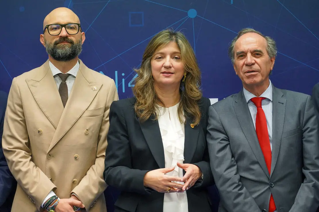 Acto de inauguraci&oacute;n de la V Expo Le&oacute;ni4 &lsquo;Digital &amp; Tech Forum&rsquo;, en el que participan la rectora de la Universidad de Le&oacute;n, Nuria Gonz&aacute;lez, el presidente de la Federaci&oacute;n Leonesa de Empresarios, Juan Mar&iacute;a Vallejo, el director de la Escuela de Ingenier&iacute;as, Joaqu&iacute;n Barreiro, y el presidente de Le&oacute;ni4, &Oacute;scar Rodriguez Ord&aacute;s, entre otros