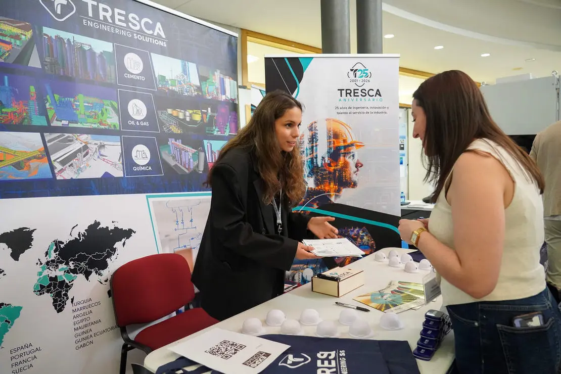 Acto de inauguraci&oacute;n de la V Expo Le&oacute;ni4 &lsquo;Digital &amp; Tech Forum&rsquo;, en el que participan la rectora de la Universidad de Le&oacute;n, Nuria Gonz&aacute;lez, el presidente de la Federaci&oacute;n Leonesa de Empresarios, Juan Mar&iacute;a Vallejo, el director de la Escuela de Ingenier&iacute;as, Joaqu&iacute;n Barreiro, y el presidente de Le&oacute;ni4, &Oacute;scar Rodriguez Ord&aacute;s, entre otros