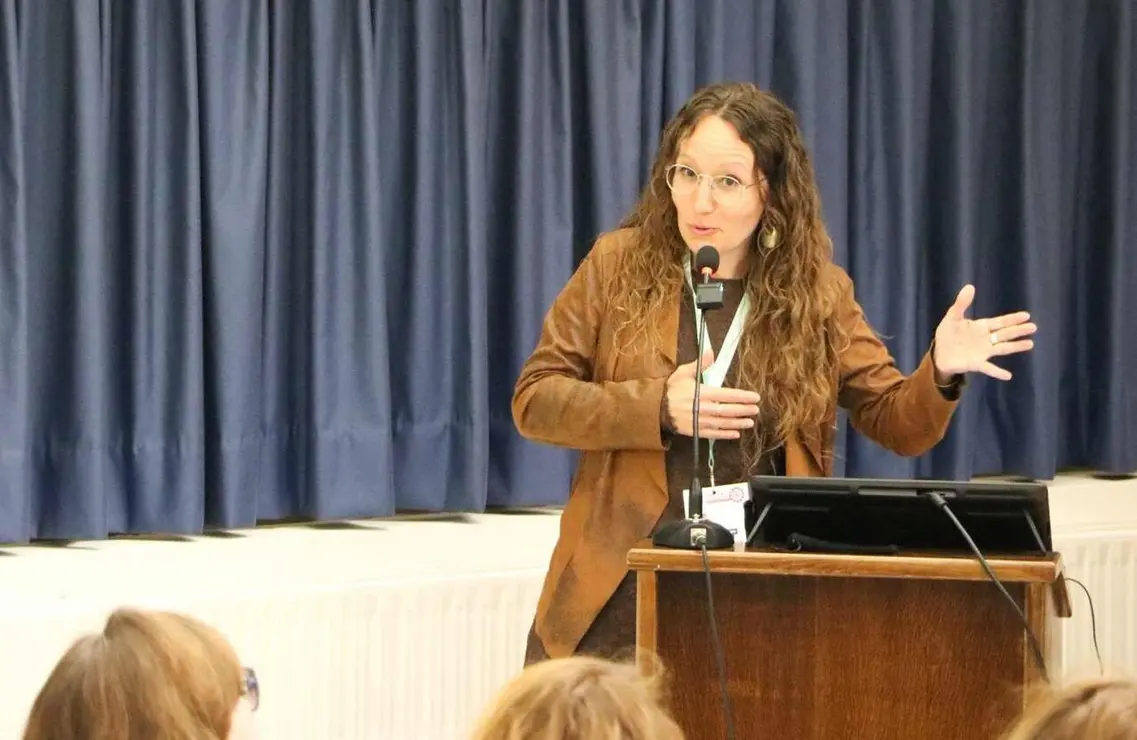 e0dba53f-f226-478b-9b9f-8a3b5f48db14