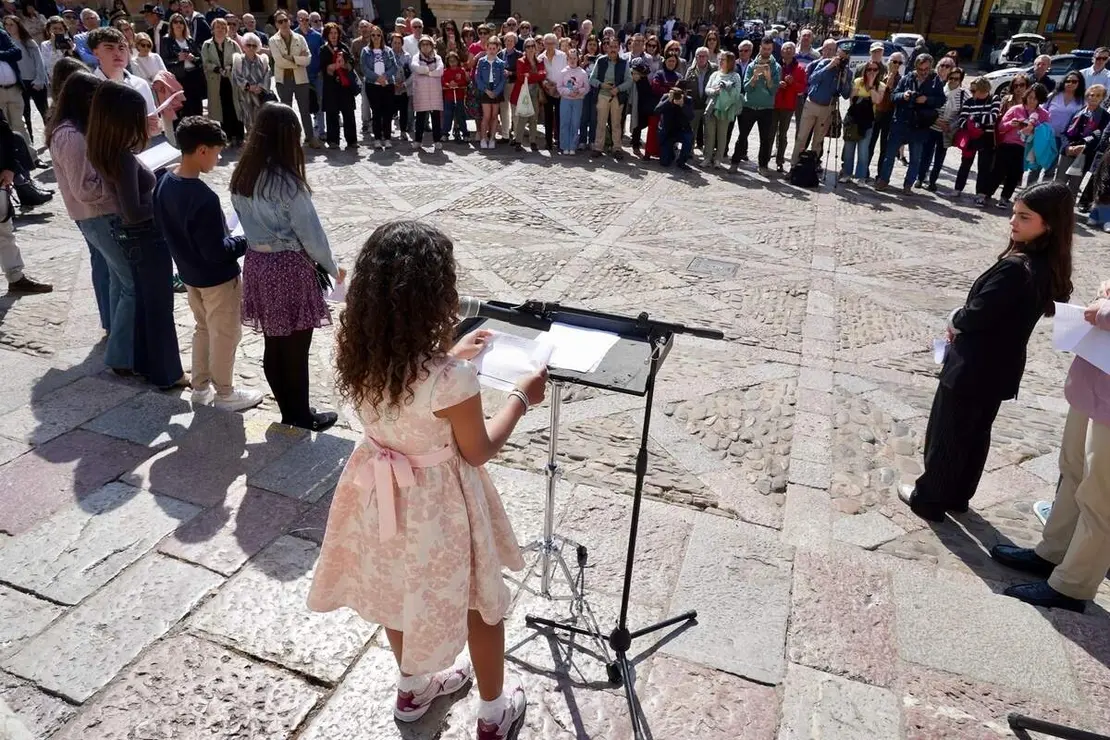 La Asociaci&oacute;n de Amigos de los Decreta celebra la d&eacute;cima lectura p&uacute;blica del texto de los Decreta del a&ntilde;o 1188 del rey Alfonso IX