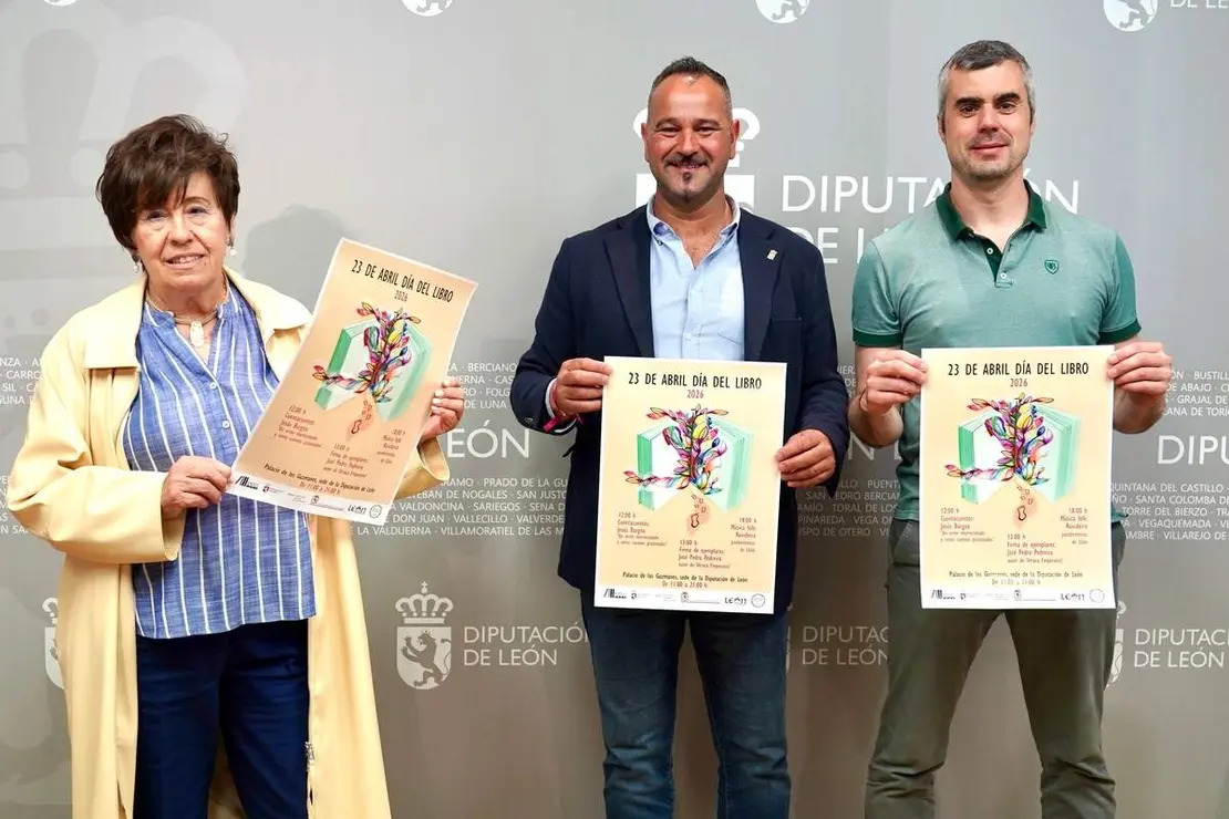 El diputado de Cultura, Arte y Patrimonio, Emilio Mart&iacute;nez Mor&aacute;n; la concejala de Acci&oacute;n y Promoci&oacute;n Cultural del Ayuntamiento de Le&oacute;n, Elena Aguado; y el presidente de la Asociaci&oacute;n de Libreros de Le&oacute;n, &Oacute;scar Garc&iacute;a Fern&aacute;ndez, presentan el D&iacute;a del Libro 2026