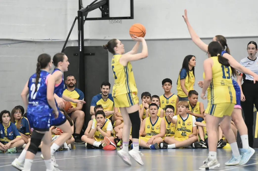Embutidos Pajariel 6,25 arrasa en su &uacute;ltimo partido de la temporada como local (58-34). Foto: Rodo L&oacute;pez.