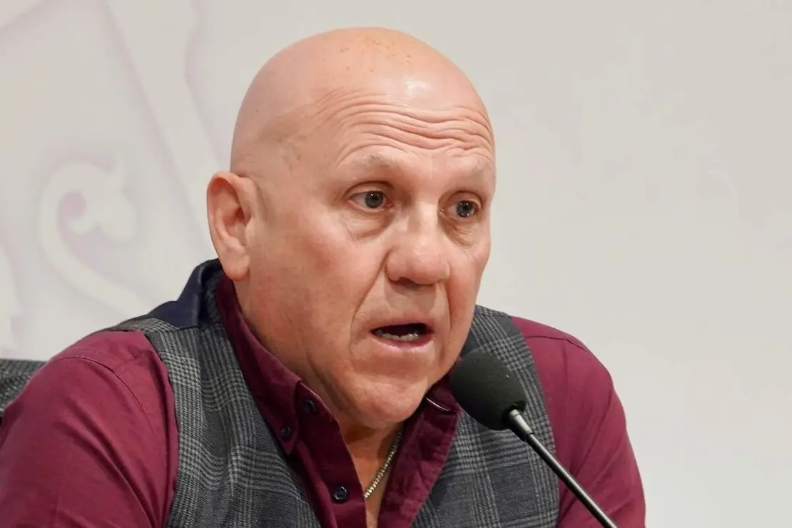 El alcalde de Le&oacute;n, Jos&eacute; Antonio Diez, presenta el V Camino a la Libertad junto al portavoz del Grupo Municipal de Uni&oacute;n del Pueblo Leon&eacute;s, Eduardo L&oacute;pez Sendino, y Carlos Gonz&aacute;lez, de Conceyu Pa&iacute;s Llion&eacute;s