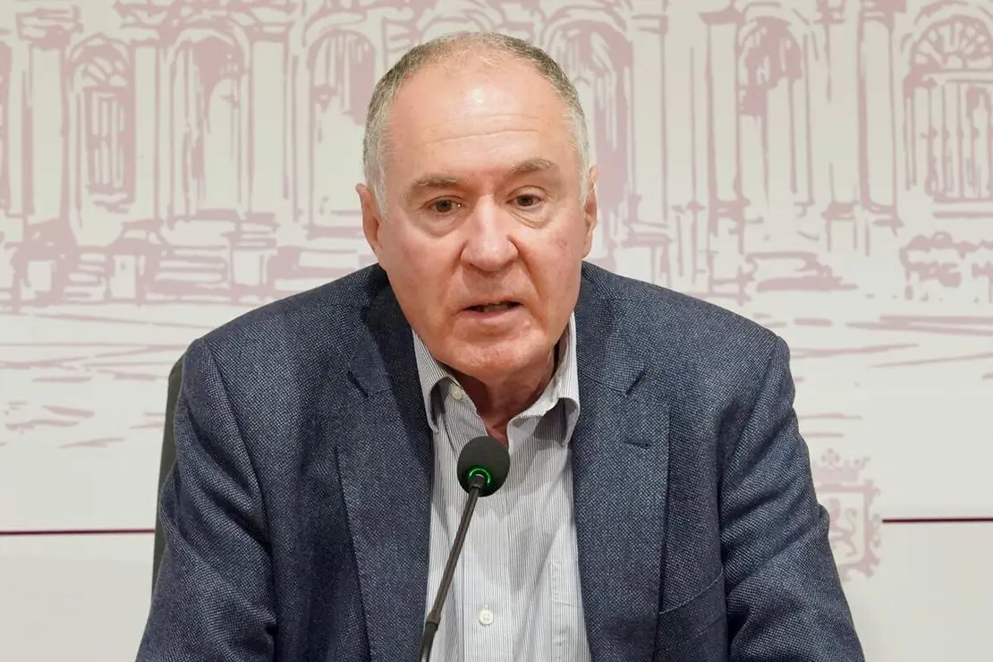 El alcalde de Le&oacute;n, Jos&eacute; Antonio Diez, presenta el V Camino a la Libertad junto al portavoz del Grupo Municipal de Uni&oacute;n del Pueblo Leon&eacute;s, Eduardo L&oacute;pez Sendino, y Carlos Gonz&aacute;lez, de Conceyu Pa&iacute;s Llion&eacute;s