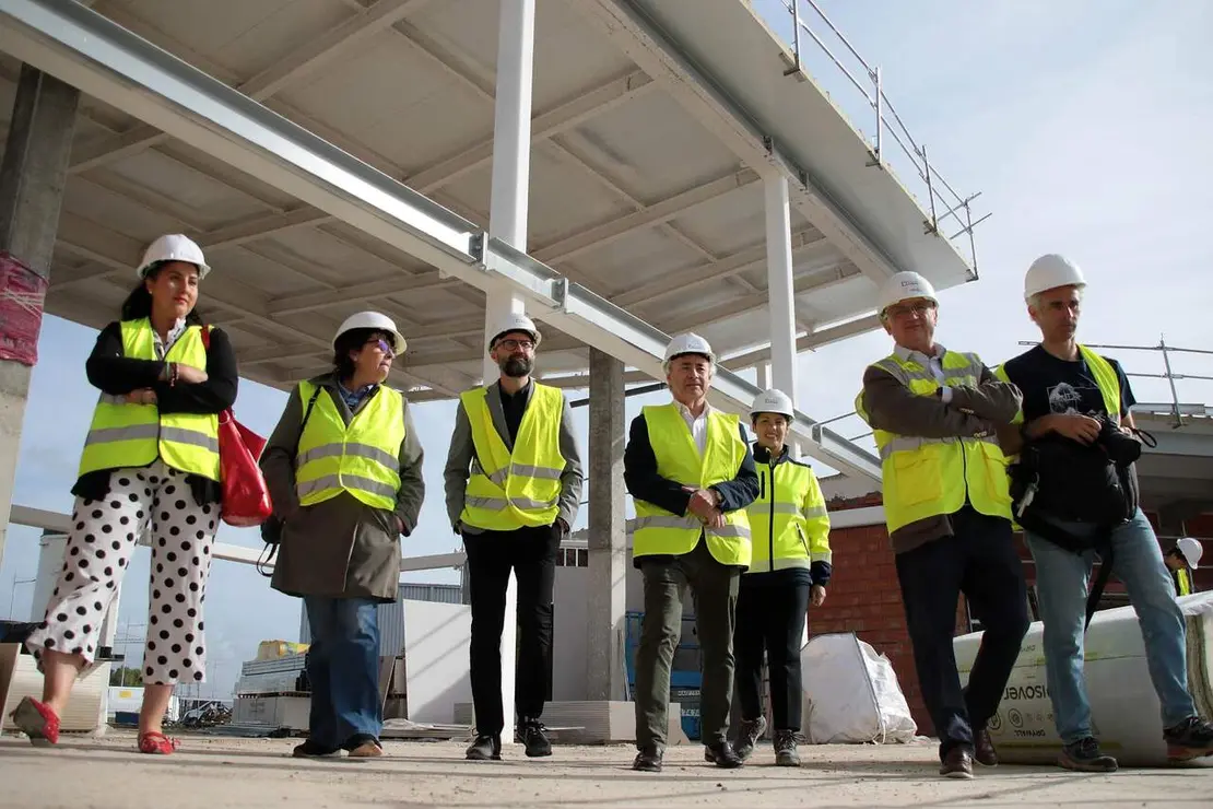 El subdelegado de Gobierno en Le&oacute;n, H&eacute;ctor Alaiz Moret&oacute;n, visita las obras del nuevo centro examinador de la Direcci&oacute;n General de Tr&aacute;fico (DGT), ubicado en Santovenia de la Valdoncina. Fotos: Peio Garc&iacute;a.
