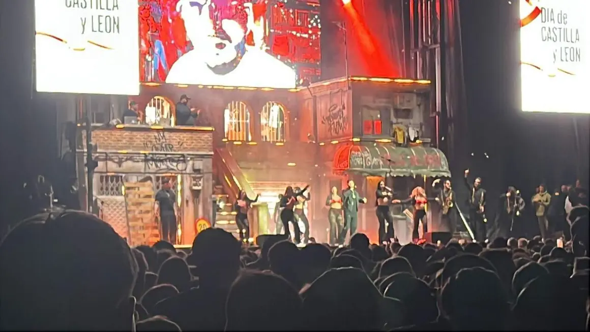 La m&uacute;sica de Omar Montes y M&auml;go de Oz convierte la v&iacute;spera del 23 de abril en una gran celebraci&oacute;n multitudinaria con fuerte presencia de s&iacute;mbolos leoneses. Fotos: C&eacute;sar S&aacute;nchez | Luc&iacute;a Ramajo