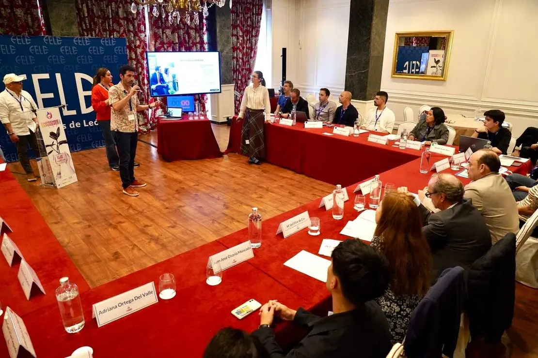 La Federaci&oacute;n Leonesa de Empresarios clausura la II edici&oacute;n de la Emprende Experience y entrega el premio a la iniciativa ganadora