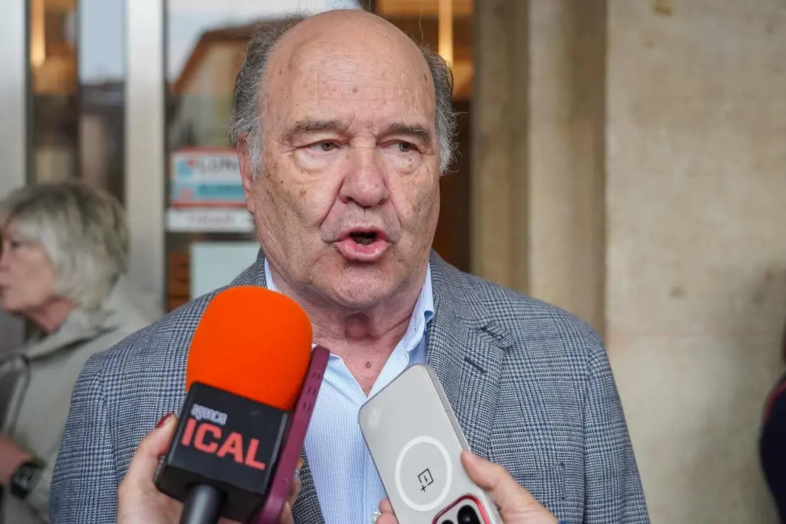 Le&oacute;n acoge una manifestaci&oacute;n de m&eacute;dicos en el marco de las movilizaciones del sector contra el Estatuto Marco que plantea el Ministerio de Sanidad, con la asistencia del presidente de la Confederaci&oacute;n Espa&ntilde;ola de Sindicatos M&eacute;dicos en Castilla y Le&oacute;n, Jos&eacute; Luis D&iacute;az Villarig&nbsp;