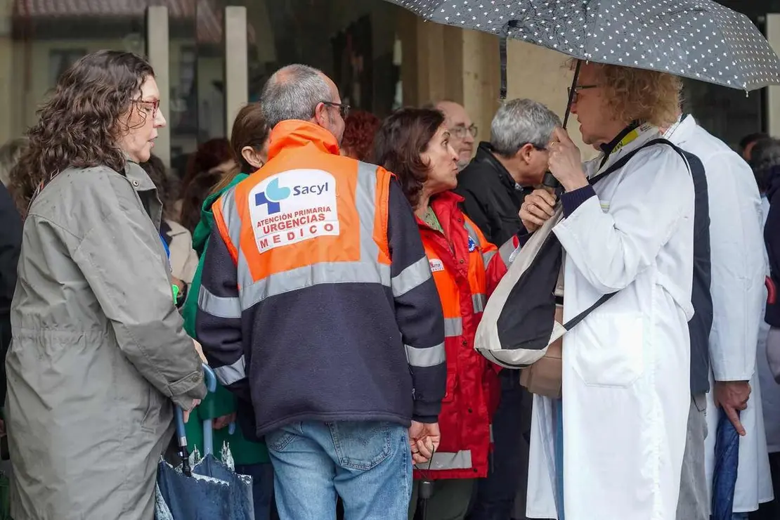 Le&oacute;n acoge una manifestaci&oacute;n de m&eacute;dicos en el marco de las movilizaciones del sector contra el Estatuto Marco que plantea el Ministerio de Sanidad, con la asistencia del presidente de la Confederaci&oacute;n Espa&ntilde;ola de Sindicatos M&eacute;dicos en Castilla y Le&oacute;n, Jos&eacute; Luis D&iacute;az Villarig&nbsp;