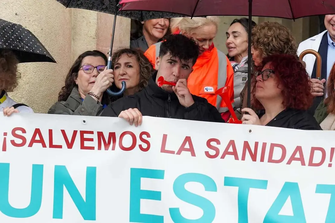 Le&oacute;n acoge una manifestaci&oacute;n de m&eacute;dicos en el marco de las movilizaciones del sector contra el Estatuto Marco que plantea el Ministerio de Sanidad, con la asistencia del presidente de la Confederaci&oacute;n Espa&ntilde;ola de Sindicatos M&eacute;dicos en Castilla y Le&oacute;n, Jos&eacute; Luis D&iacute;az Villarig&nbsp;