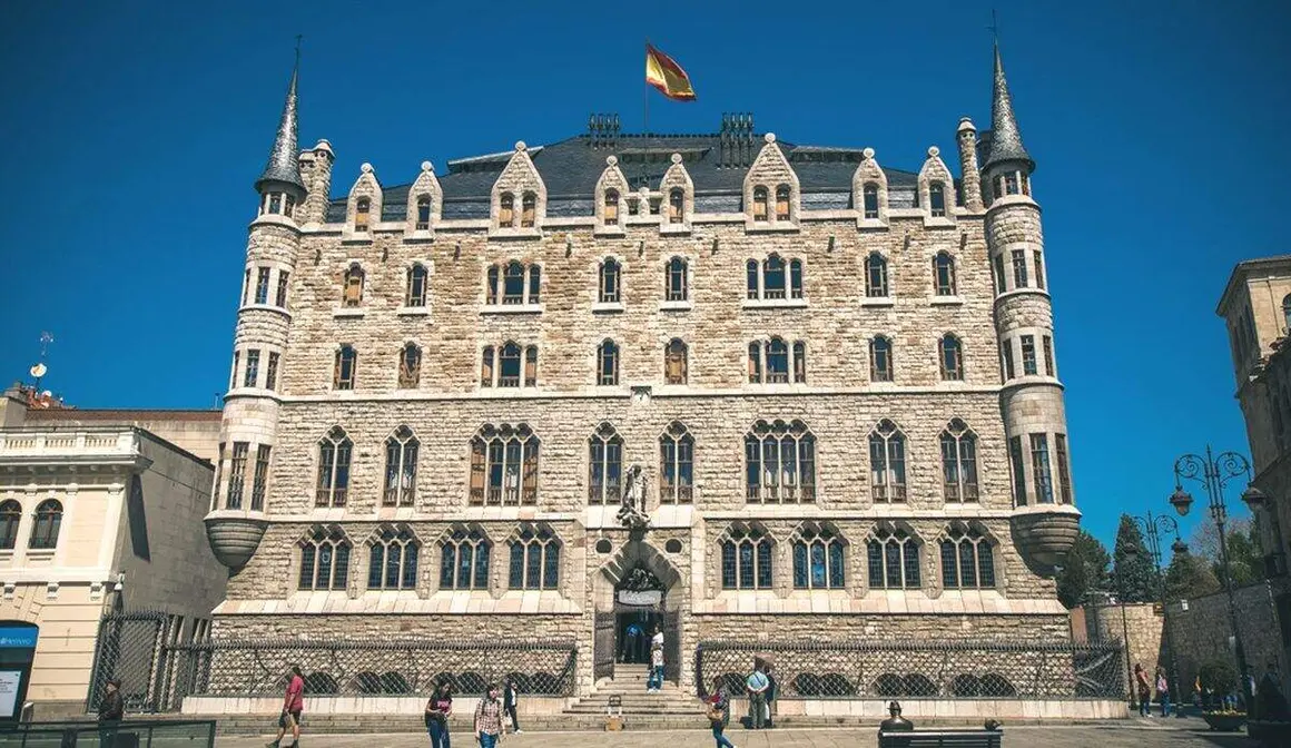 Casa Botines exterior