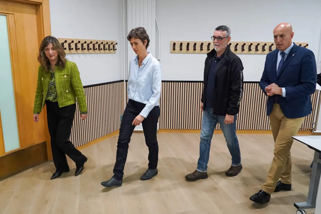 La Agencia Espacial Europea, la Universidad de Le&oacute;n y del Ayuntamiento de la ciudad organizan la jornada &lsquo;Le&oacute;n se viste de eclipse&rsquo;, en la que participan la directora de la misi&oacute;n Solar Orbiter de la ESA y especialista en F&iacute;sica Solar, Anik de Groof, y el astrof&iacute;sico y divulgador cient&iacute;fico, miembro del equipo Cesar de la ESA, Juan &Aacute;ngel Vaquerizo