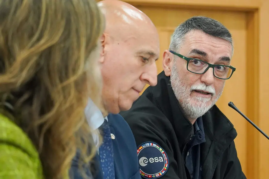 La Agencia Espacial Europea, la Universidad de Le&oacute;n y del Ayuntamiento de la ciudad organizan la jornada &lsquo;Le&oacute;n se viste de eclipse&rsquo;, en la que participan la directora de la misi&oacute;n Solar Orbiter de la ESA y especialista en F&iacute;sica Solar, Anik de Groof, y el astrof&iacute;sico y divulgador cient&iacute;fico, miembro del equipo Cesar de la ESA, Juan &Aacute;ngel Vaquerizo