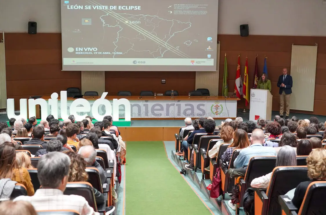 La Agencia Espacial Europea, la Universidad de Le&oacute;n y del Ayuntamiento de la ciudad organizan la jornada &lsquo;Le&oacute;n se viste de eclipse&rsquo;, en la que participan la directora de la misi&oacute;n Solar Orbiter de la ESA y especialista en F&iacute;sica Solar, Anik de Groof, y el astrof&iacute;sico y divulgador cient&iacute;fico, miembro del equipo Cesar de la ESA, Juan &Aacute;ngel Vaquerizo