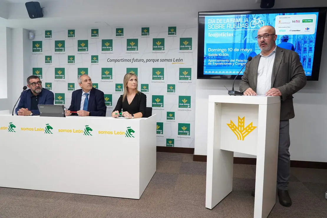 Acto de presentaci&oacute;n del D&iacute;a de la Familia Sobre Ruedas, organizado por Leonoticias con la colaboraci&oacute;n de Caja Rural