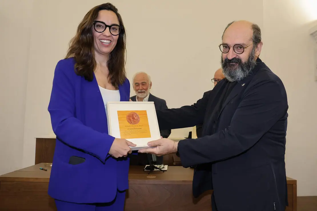 La Asociaci&oacute;n de Amigos de los Decreta entrega los Premios Decreta 2025 al expresidente de Cantabria, Miguel &Aacute;ngel Revilla; el alcalde de Le&oacute;n, Jos&eacute; Antonio Diez, y la escritora y periodista Marta Garc&iacute;a Aller