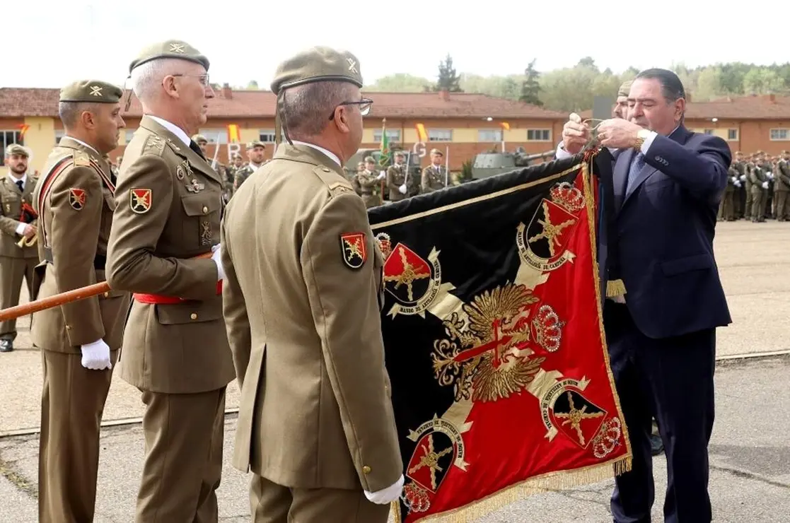 El Mando de Artiller&iacute;a de Campa&ntilde;a conmemora los hechos heroicos del 2 de Mayo de 1808