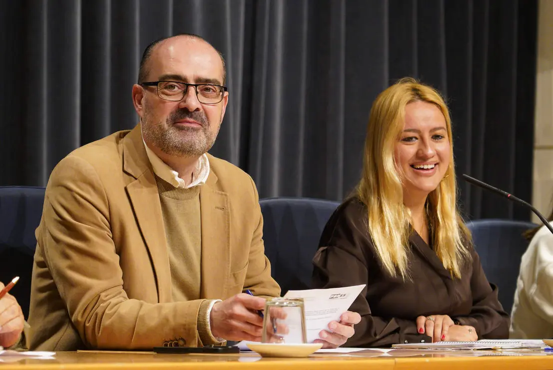 El alcalde de Ponferrada, Marco Morala, y la concejala de Bienestar Social y Familia, Alexandra Rivas, presiden la asamblea del Consejo de la Infancia de Ponferrada