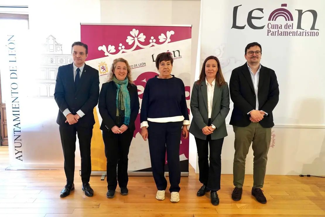 La concejala de Acci&oacute;n y Promoci&oacute;n Cultural, Elena Aguado, presenta las actividades con motivo del D&iacute;a de los Museos junto a representantes de los museos Catedralicio-Diocesano, Diocesano y de Semana Santa, San Isidoro, Casa Botines Gaud&iacute; y Sierra Pambley. Foto: Campillo.